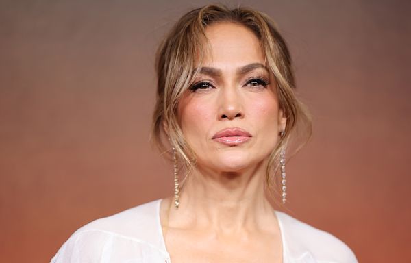 J.Lo trying to buy LA's Azria Estate amid Ben Affleck divorce