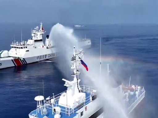 VIDEO: Filipinas acusa a Beijing de elevar la tensión con disparos de agua en islas disputadas | El Universal