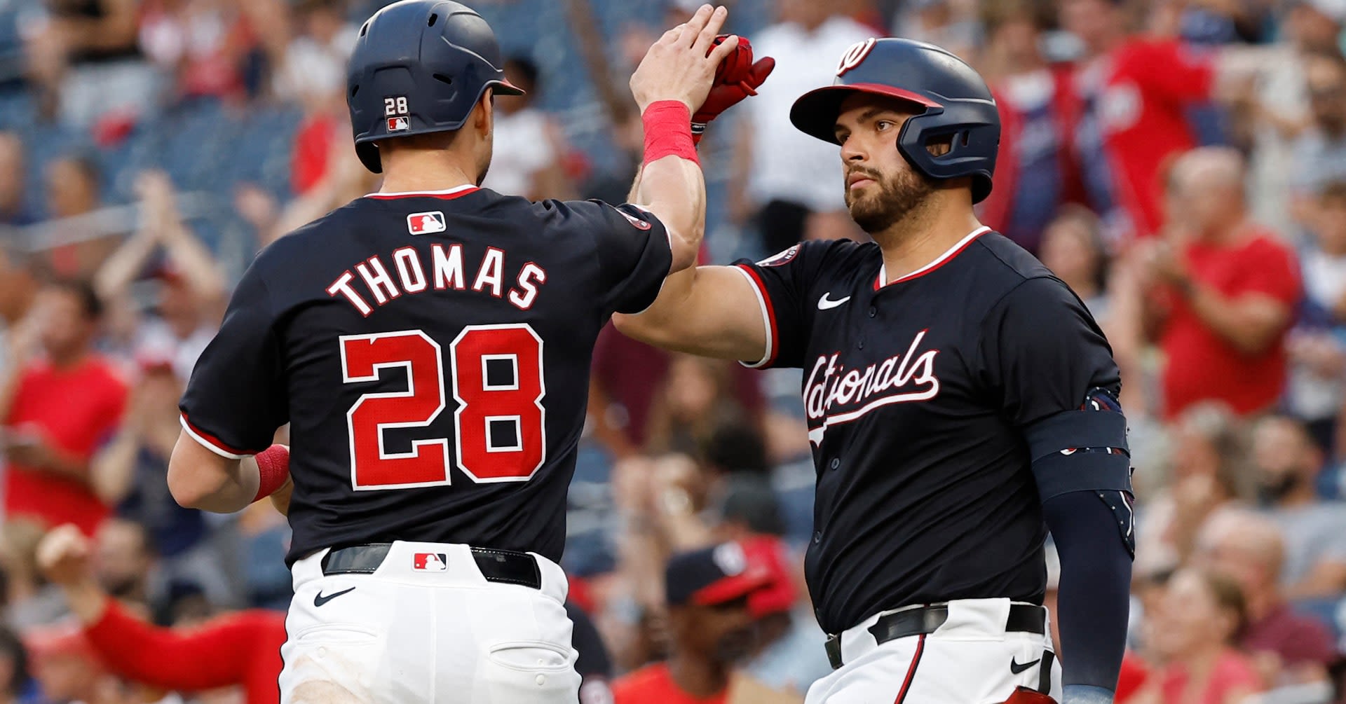 Padres pound 20 hits in rout of Nationals