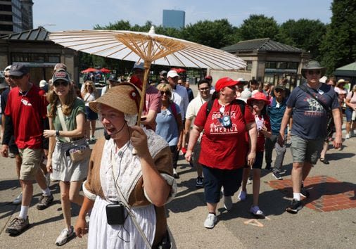 Boston’s reenactors eschew comfort for authenticity in heat wave - The Boston Globe