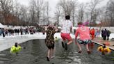 Barberton judge seeks couple willing to take the plunge at Portage Lakes Polar Bear Jump