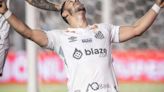 Santos goleia o Coritiba e dispara na liderança da Série B
