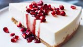 Receta de tarta fría de yogur y granada: un postre fácil de preparar y perfecto para el verano