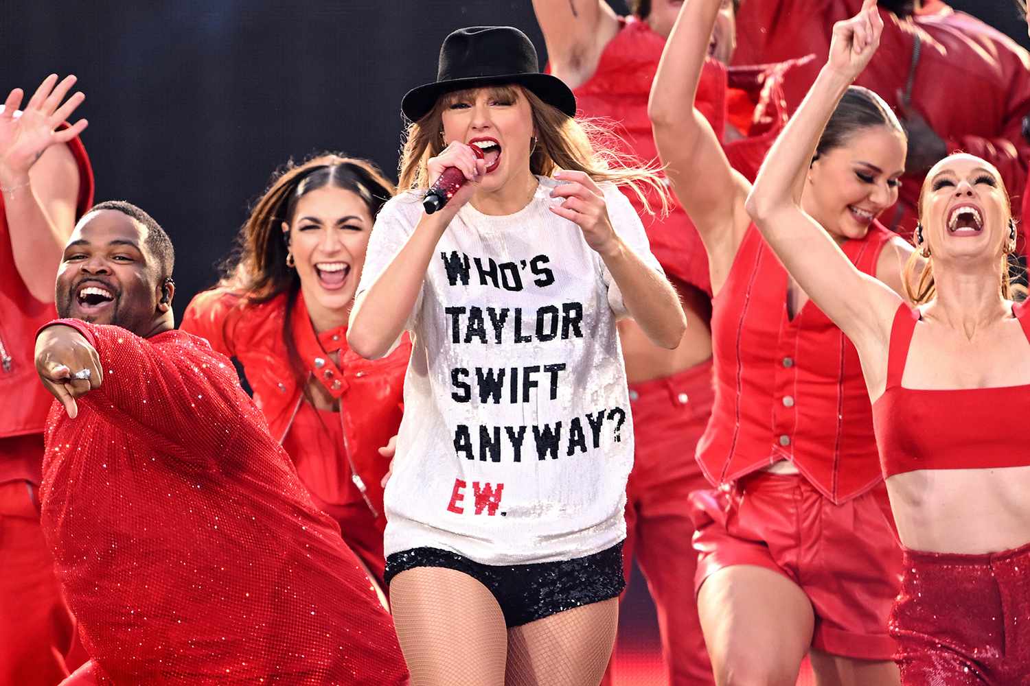 Taylor Swift Brings the House Down in Liverpool, Plus Travis Kelce, Bryce Dallas and Ron Howard and More