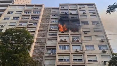 AO VIVO: prédio pega fogo no Centro Histórico de Porto Alegre | GZH