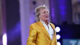 Rod Stewart surprises singing barber with duet to thank him for charity work