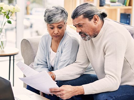 Gen X and Boomers: 3 Key Signs You Won’t Be Able To Afford To Retire Before Age 70