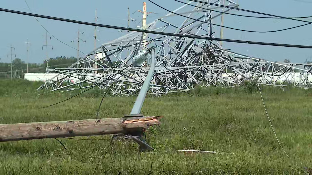 I-55 near Channahon to reopen Thursday after EF-2 tornado rips through area causing damage, traffic crash