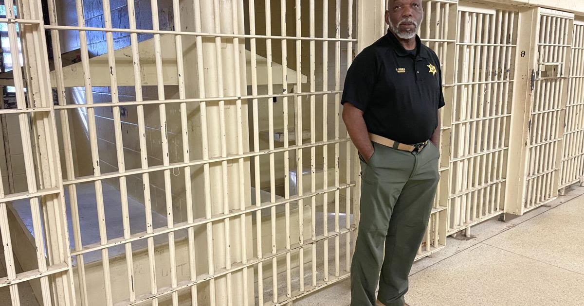 Baton Rouge's mayor wants 17-year-olds in parish jail. The sheriff won't take them. What now?