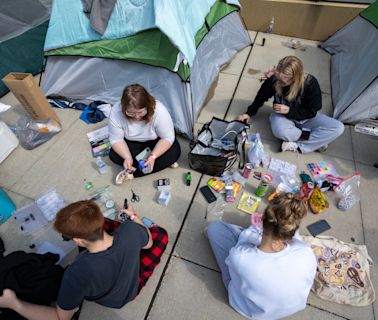 Greta Van Fleet fans brave bad weather and long wait times to secure pit tickets to Tuesday's show