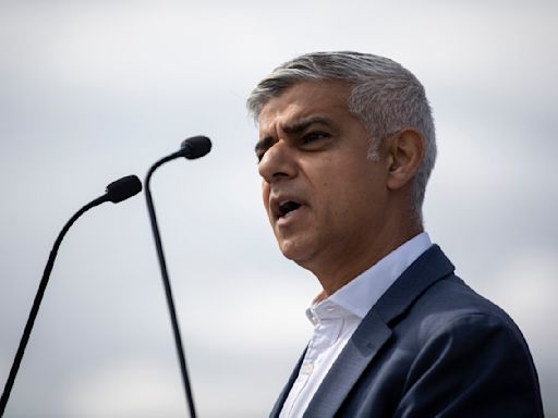 Mayor of London calls for Premier League teams to consider playing matches in the US