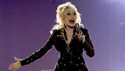 Dolly Parton working on Broadway musical based on her life