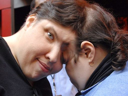 Conjoined twins Lori Schappell and trans man George Schappell dead at 62