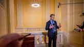 Kinzinger critica a Servicio Secreto por declaraciones “contradictorias” sobre textos eliminados del 6 de enero