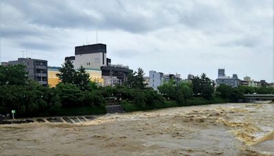 影》遊日注意！九州、關西暴雨「淹到腰」 6縣恐土石流 - 國際