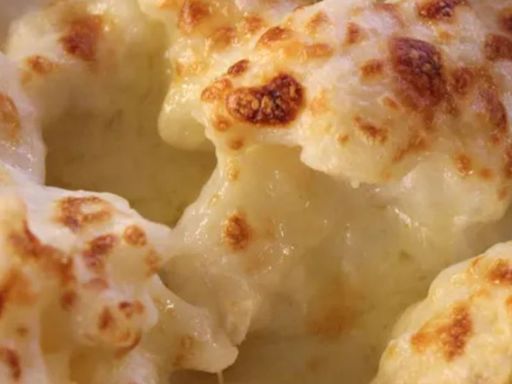 Mary Berry's Surprising Twist On Cauliflower Cheese Makes It A Main Course