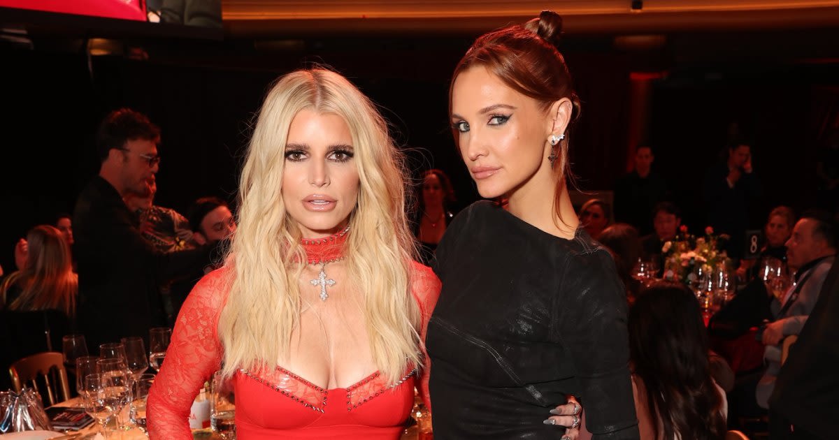 Jessica Simpson Fangirls Over Ashlee Simpson’s Return to Music