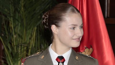 La foto inédita de la Princesa Leonor en un acto privado: con uniforme militar y bajo la mirada de su padre