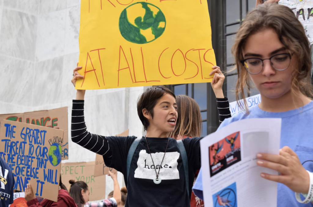 Oregon Democrats join 40 federal lawmakers urging rehearing on landmark youth climate case