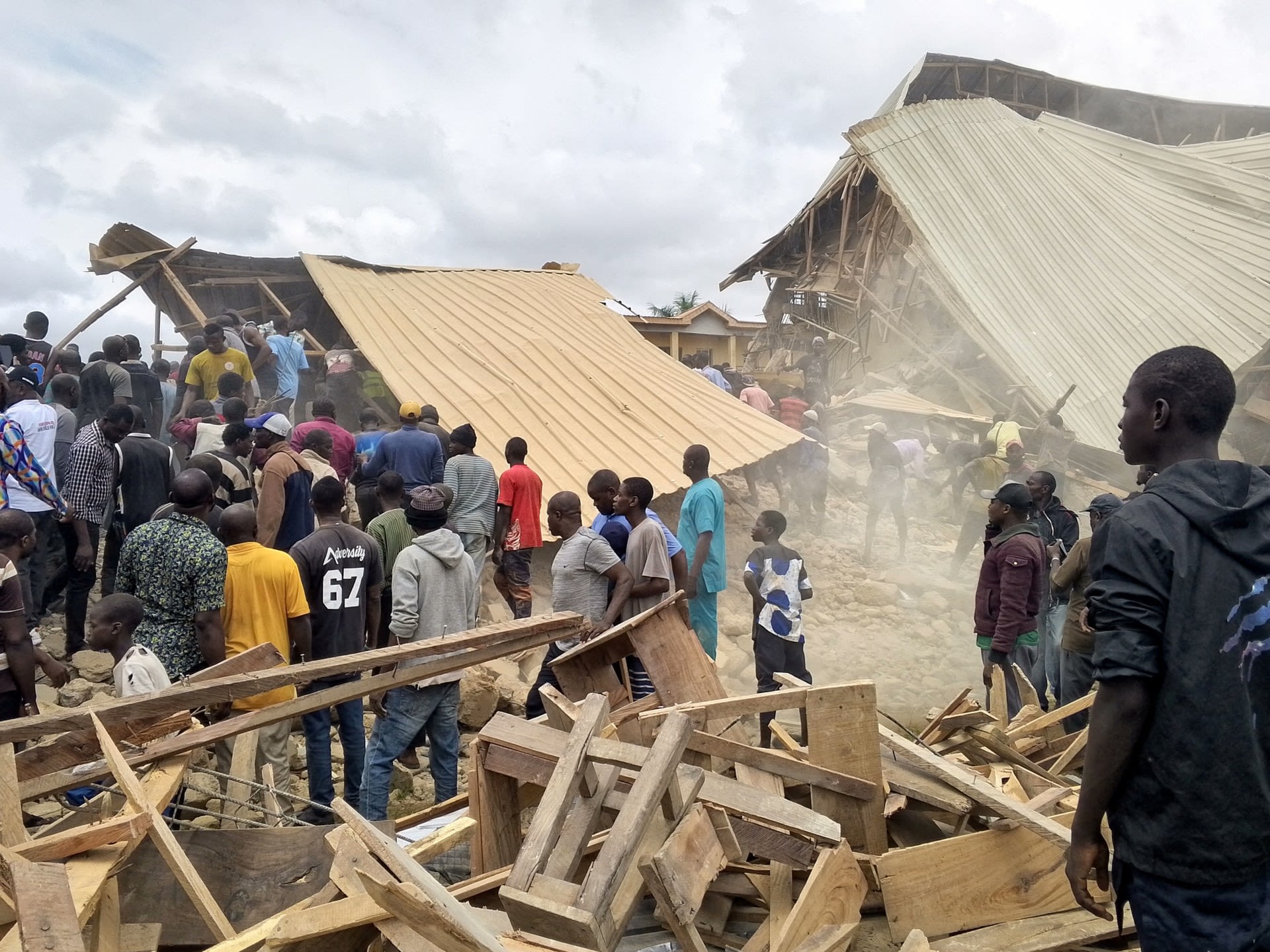 Several children killed after school collapse in Nigeria