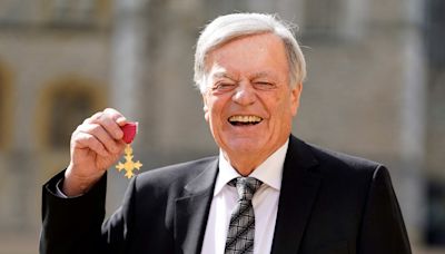 Tony Blackburn vows not to embarrass anyone by staying on air too long