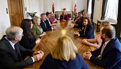 Wales's first minister Eluned Morgan announces cabinet as Mark Drakeford gets new role