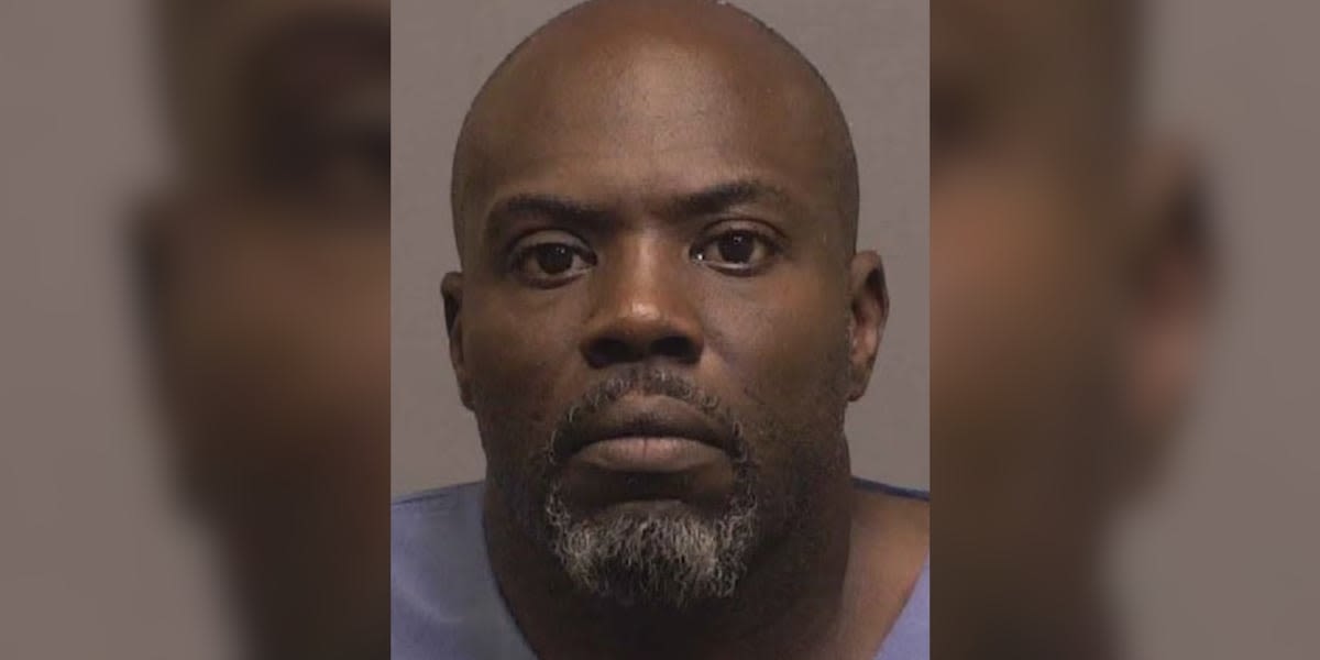 Father of 5 accused of punching, kicking 12-year-old child in supermarket