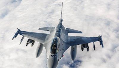為F-16 BLK70戰機加持戰力 台美簽署IRST紅外線搜索追蹤莢艙系統 - 自由軍武頻道