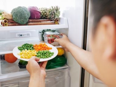 沒吃完的食物放冰箱就好？ 營養師揭「4個習以為常作法」害中毒-台視新聞網
