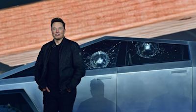 Elon Musk's future at Tesla may hang in the (very expensive) balance