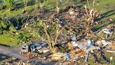 1 Dead in Oklahoma as Tornadoes Touch Down in Multiple States amid Severe Weather Outbreak