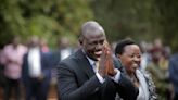 Presidente de Kenia destituye a ministros tras semanas de protestas