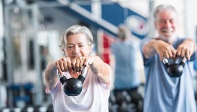 Musculação intensa ajuda a preservar força em idosos - mesmo anos após interrupção do exercício