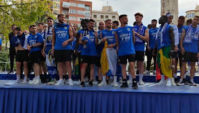 El Hércules premia a los jugadores y cuerpo técnico con un viaje colectivo a Ibiza