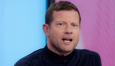 Dermot O'Leary details 'traumatic' time as family member dies in wife's arms