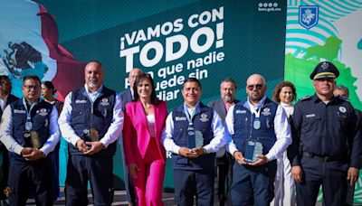 Reconocen a elementos de protección civil por rescate heroico en León