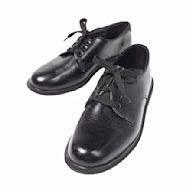 Lace-up shoes with an open lacing system Often made of leather Suitable for both formal and casual occasions