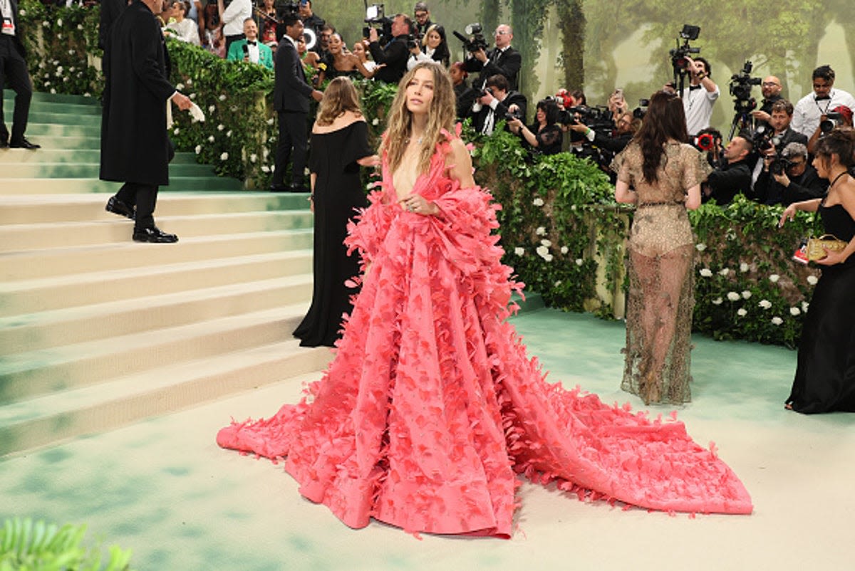 Jessica Biel prepared for the Met Gala by bathing in 20 pounds of Epsom salt