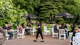 24 eating and drinking spots in Anchorage where you can soak up sunshine outdoors