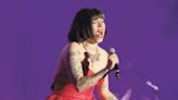 A Mon Laferte le gustaría colaborar con Belinda y Cazzu