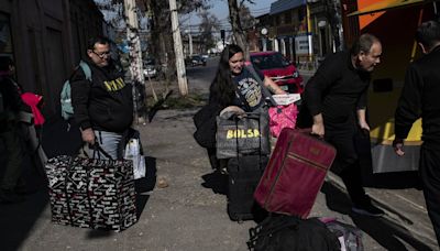 ‘Me gasté hasta el último centavo’: ¿Por qué los argentinos ‘arrasan’ a Chile con sus compras?