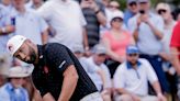 Jon Rahm tira de carácter, remonta 4 bogeys y firma un -1 en su estreno