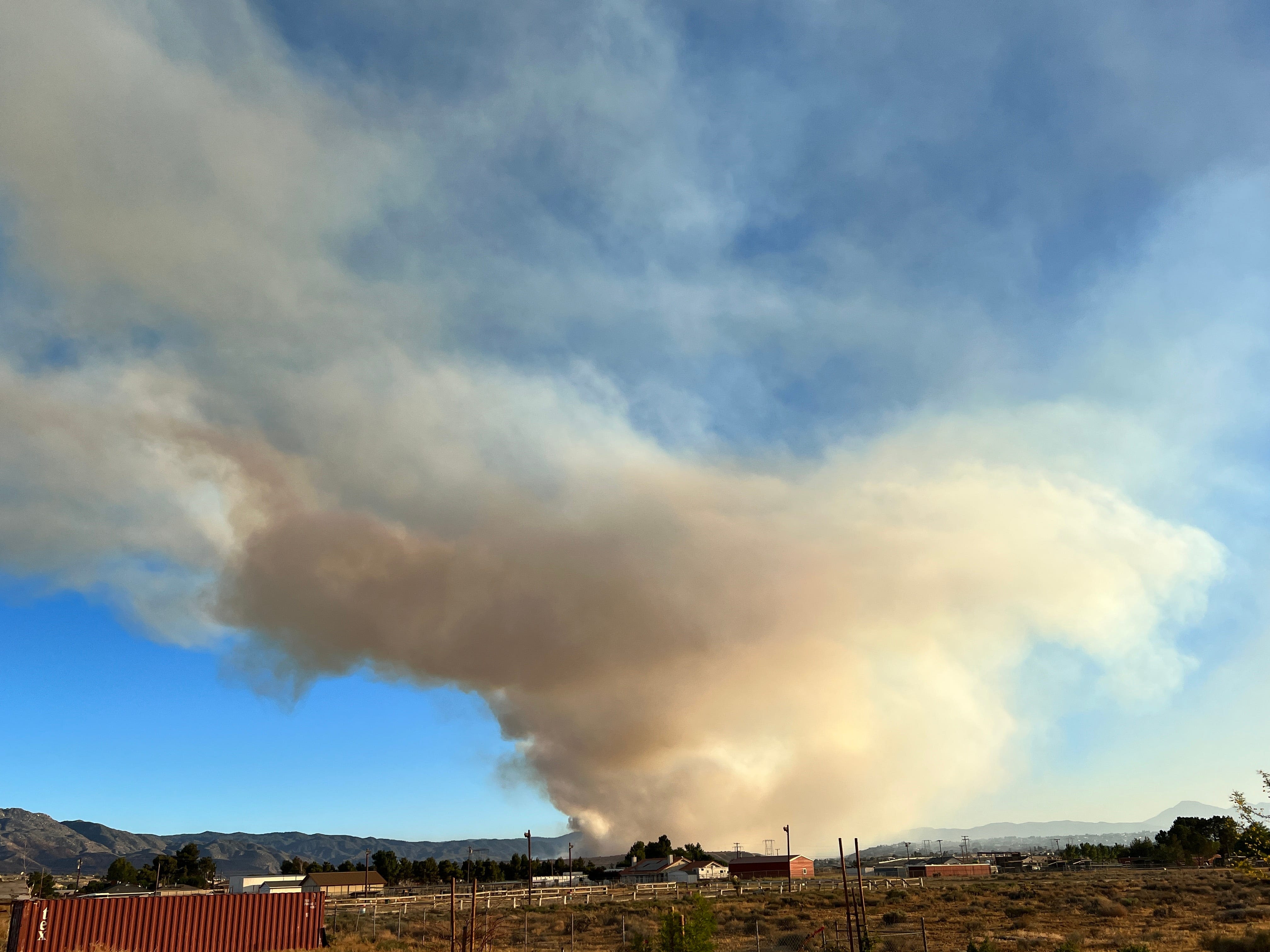 Hesperia Fire road closures, evacuation warnings lifted as containment reaches 86%