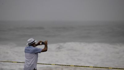 El huracán Beryl mantiene trayectoria hacia la Península de Yucatán en sureste de México