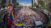 Miles de venezolanos salen a la calle para apoyar a sus candidatos en el inicio de campaña