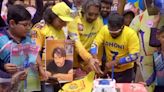 MS Dhoni 43rd Birthday: Fans Celebrate Birthday Near His House In Ranchi | Sports Video / Photo Gallery