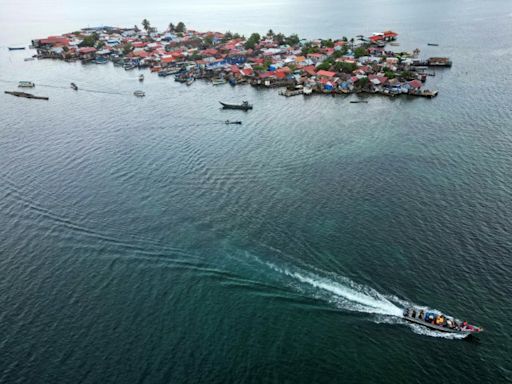 'Life goes on' - Panama islanders relocated as sea level rises
