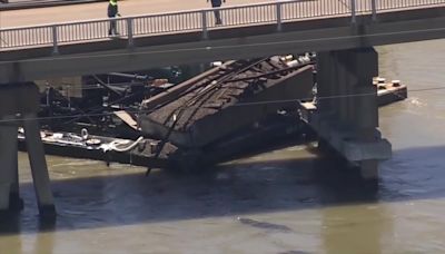 Bridge between Galveston and Pelican Island remains closed after barge crash - WSVN 7News | Miami News, Weather, Sports | Fort Lauderdale
