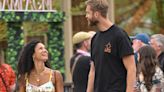 Vick Hope lee a la luz de las velas en el nuevo nido de amor que comparta con Calvin Harris