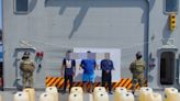 Marina de México da golpe al narco e incauta embarcación con 3.5 toneladas de cocaína - La Opinión